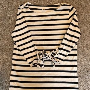 Old Navy Black/White Top with Tie Sleeve Detail